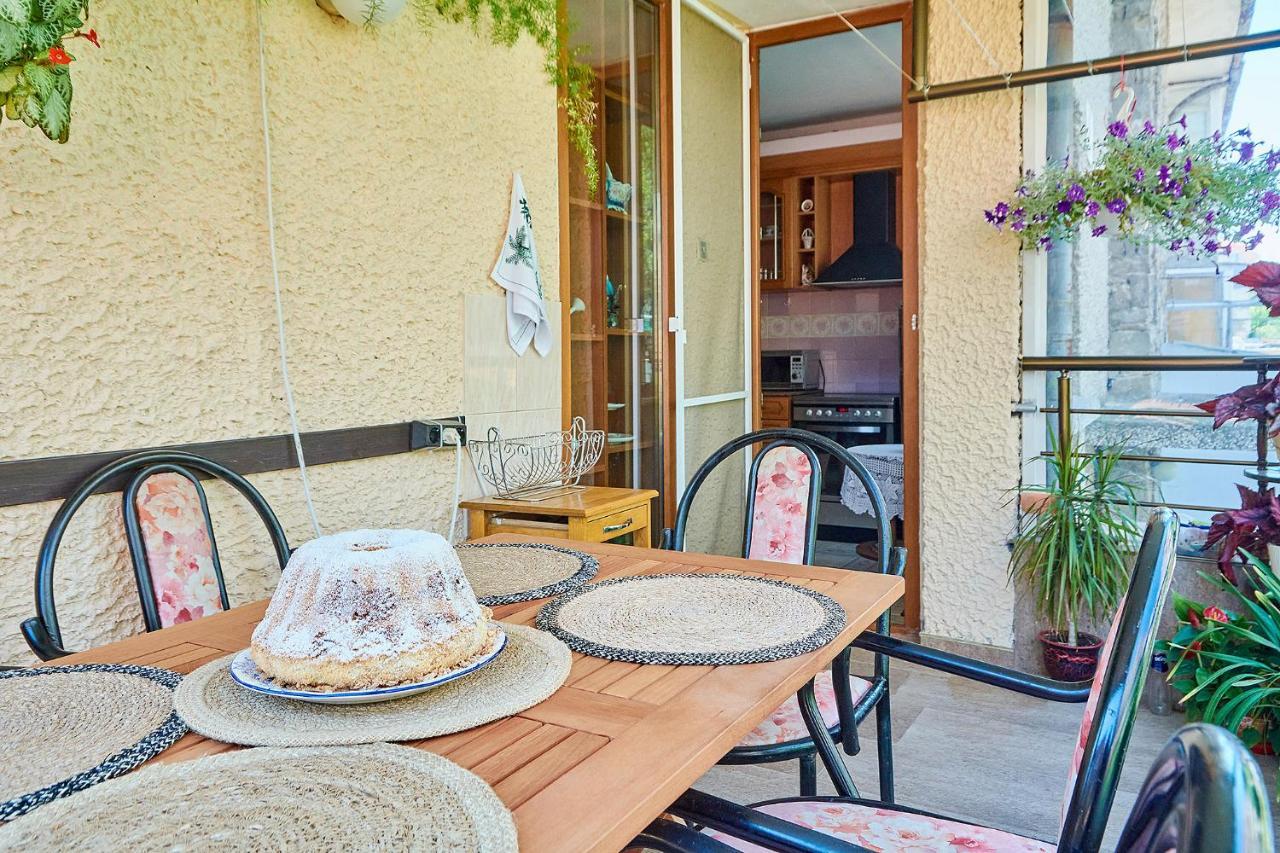 Apartment Dora Pomorie Exterior photo